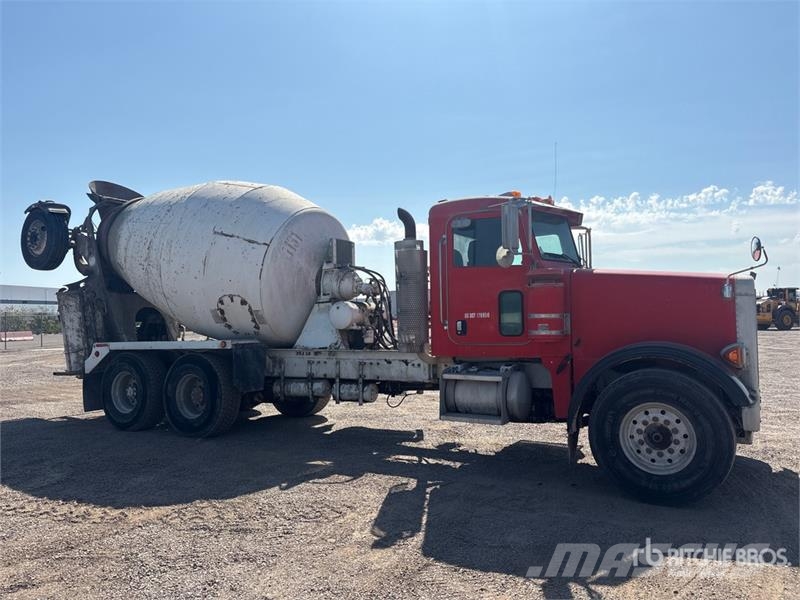 Peterbilt 357 8x4 Mixer Truck Beton-Mischfahrzeuge
