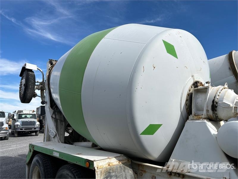 Peterbilt 357 8x4 Mixer Truck Camiones hormigonera
