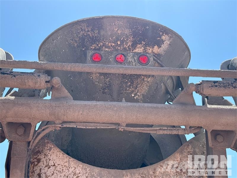 Peterbilt 357 8x4 Mixer Truck Avtomešalci za beton
