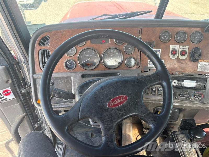 Peterbilt 357 8x4 Mixer Truck Beton-Mischfahrzeuge