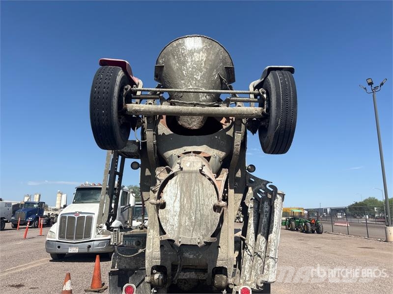Peterbilt 357 8x4 Mixer Truck Beton-Mischfahrzeuge
