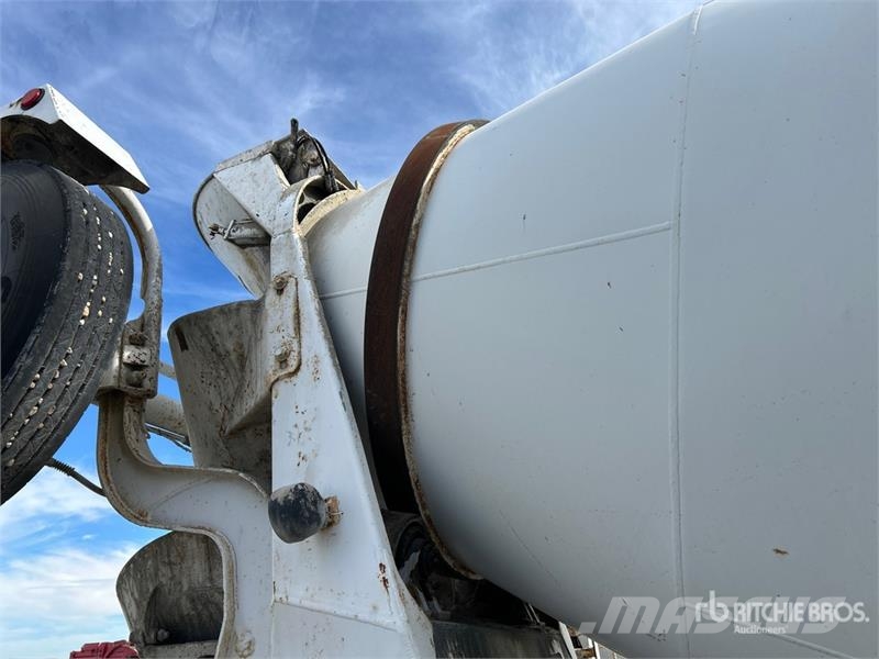 Peterbilt 357 8x4 Mixer Truck Camiones hormigonera