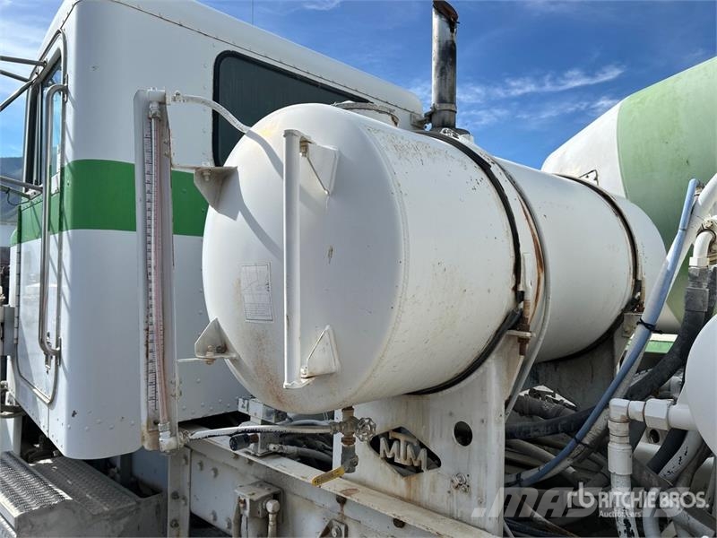 Peterbilt 357 8x4 Mixer Truck Camiones hormigonera
