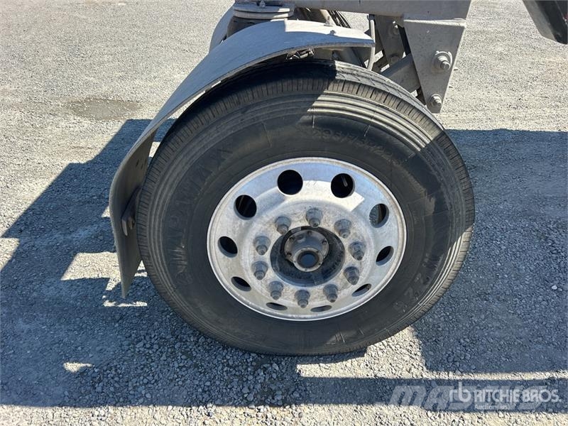 Peterbilt 365 Tipper trucks
