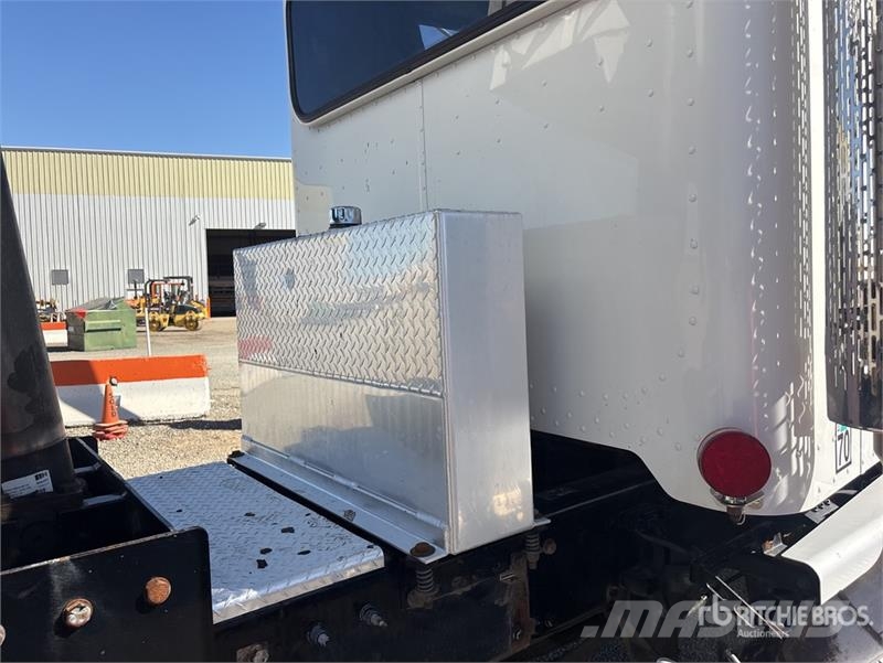Peterbilt 365 Грузовики-Самосвалы