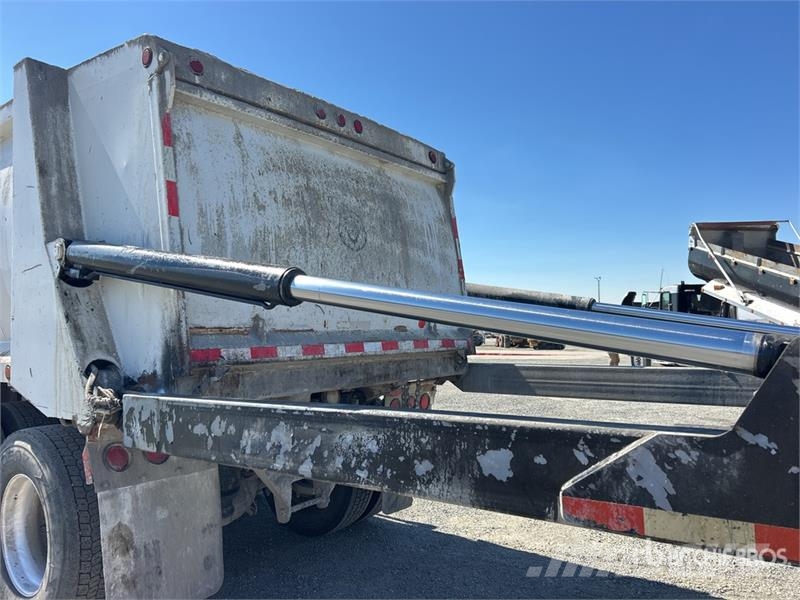 Peterbilt 365 Tipper trucks
