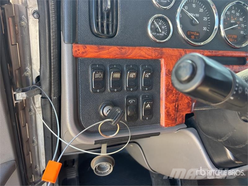 Peterbilt 365 Грузовики-Самосвалы