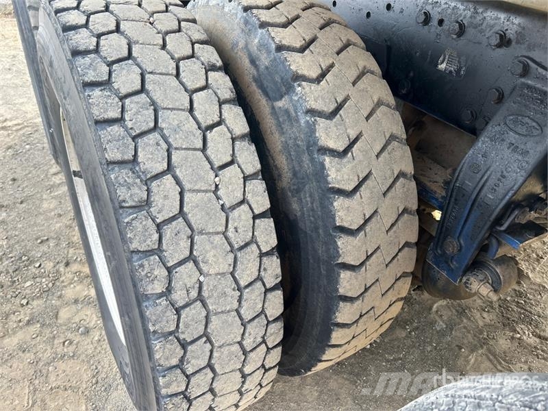 Peterbilt 365 12x4 Super 18 Five Axle Dump Truck Kiper tovornjaki