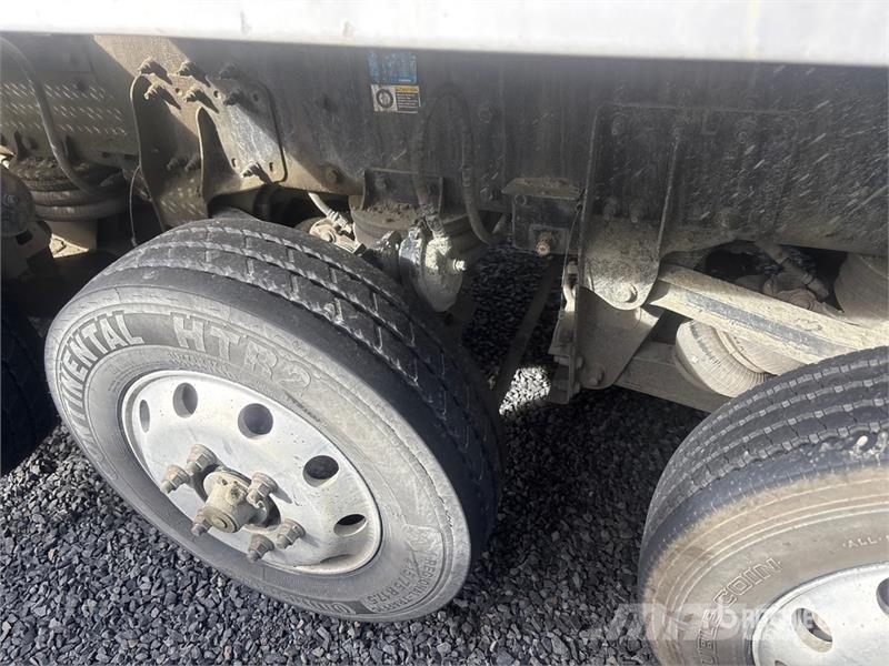 Peterbilt 365 14x4 Super 18 Five Axle Dump Truck Pašizgāzējs