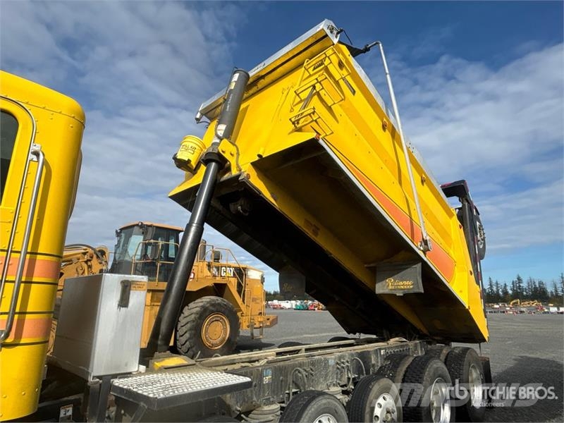 Peterbilt 365 14x4 Super 18 Five Axle Dump Truck Pašizgāzējs