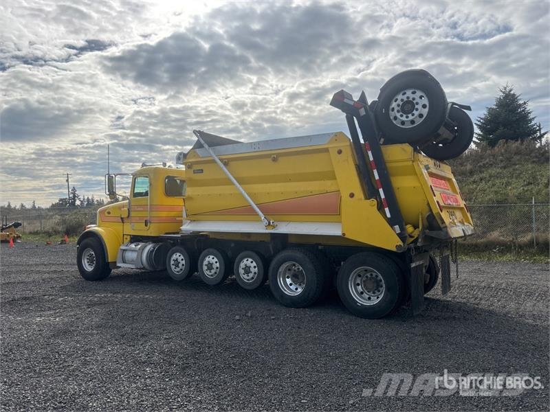 Peterbilt 365 14x4 Super 18 Five Axle Dump Truck Pašizgāzējs