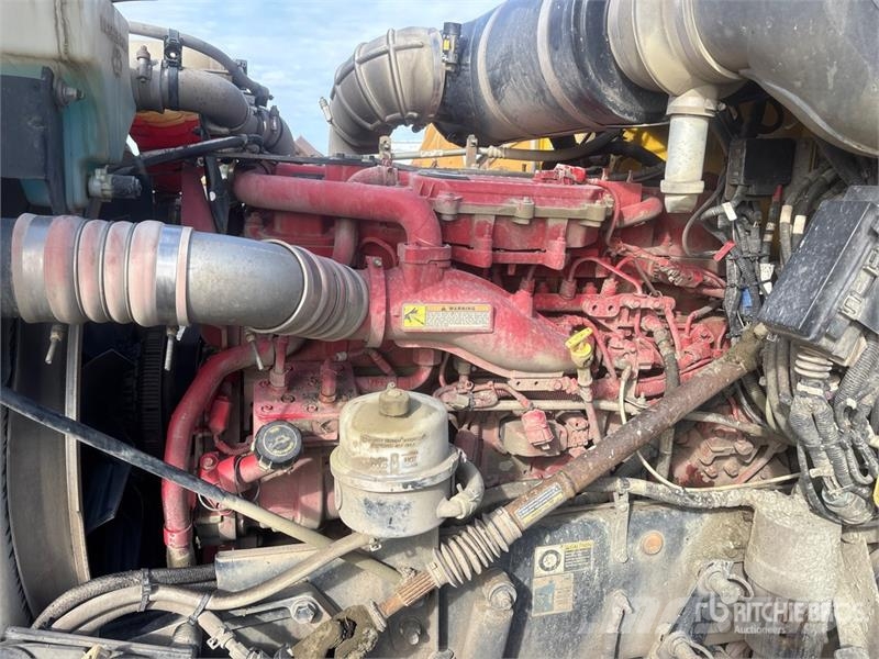 Peterbilt 365 14x4 Super 18 Five Axle Dump Truck Pašizgāzējs