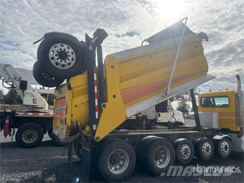 Peterbilt 365 14x4 Super 18 Five Axle Dump Truck Pašizgāzējs