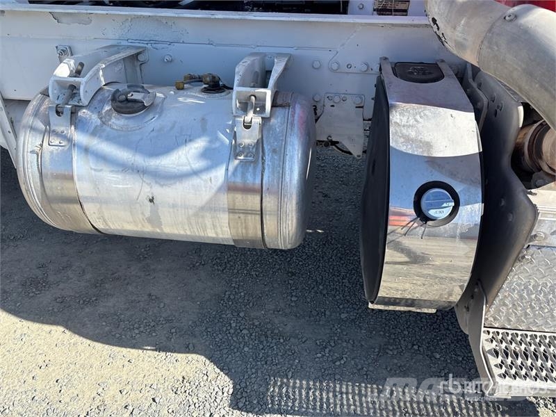 Peterbilt 365 8x4 Mixer Truck Betonmixers en pompen