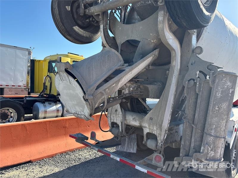 Peterbilt 365 8x4 Mixer Truck Camiones hormigonera