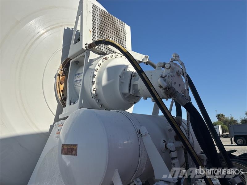Peterbilt 365 8x4 Mixer Truck Betonmischer