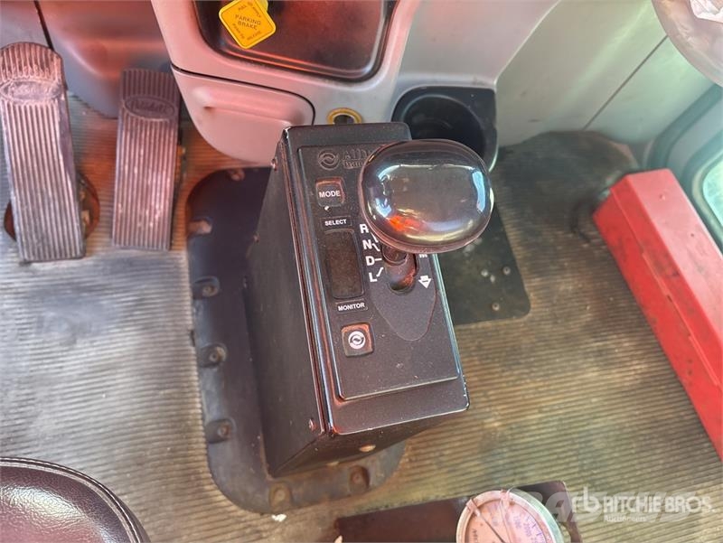 Peterbilt 365 8x4 Mixer Truck Betonmixers en pompen