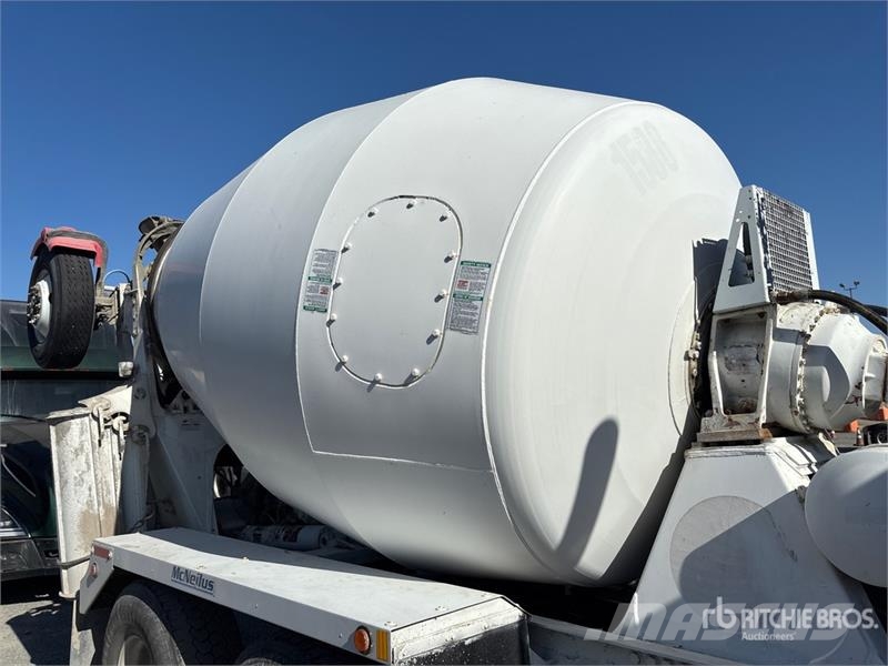 Peterbilt 365 8x4 Mixer Truck Camiones hormigonera