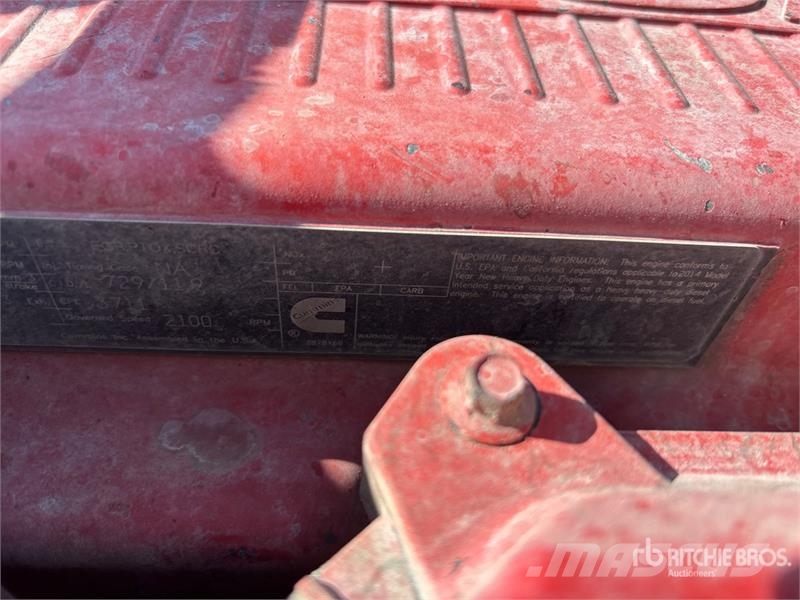 Peterbilt 365 8x4 Mixer Truck Betonmixers en pompen