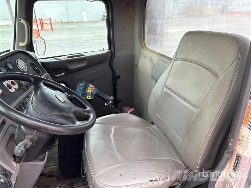 Peterbilt 365 8x4 Mixer Truck Betonmixers en pompen