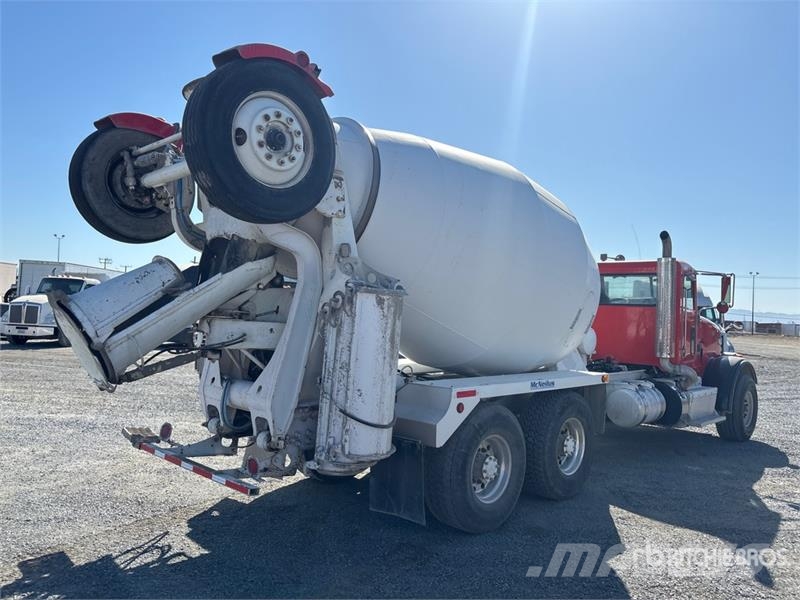 Peterbilt 365 8x4 Mixer Truck Camiones hormigonera