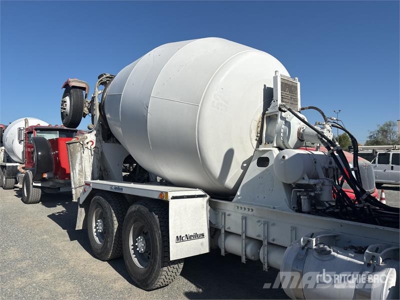 Peterbilt 365 8x4 Mixer Truck Camiones hormigonera