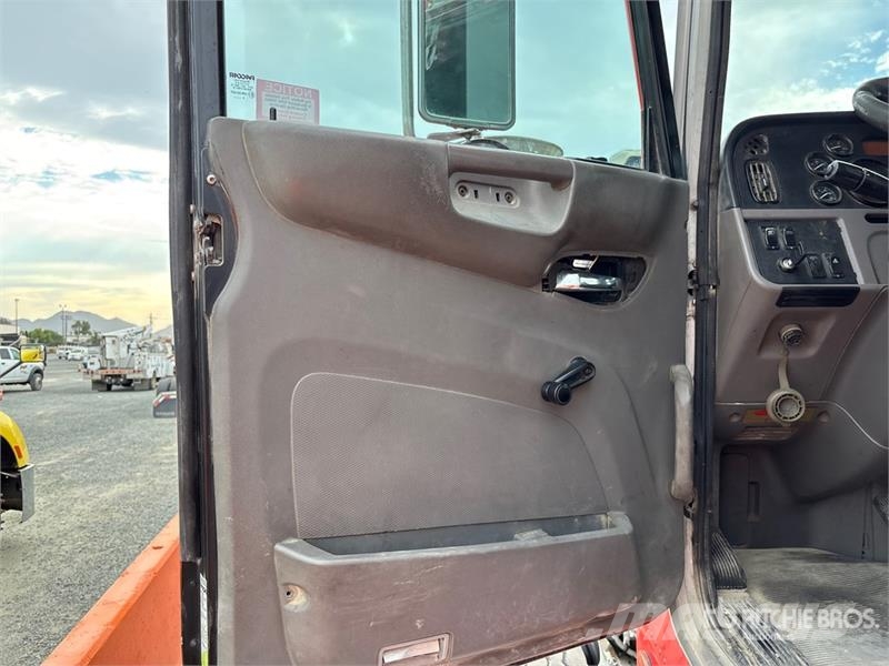 Peterbilt 365 8x4 Mixer Truck Betonmixers en pompen