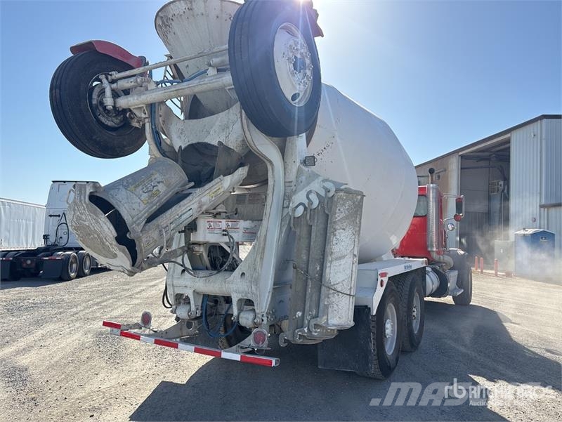 Peterbilt 365 8x4 Mixer Truck Betonmischer