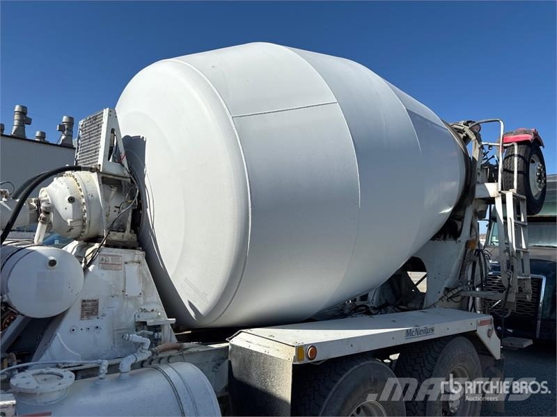 Peterbilt 365 8x4 Mixer Truck Camiones hormigonera