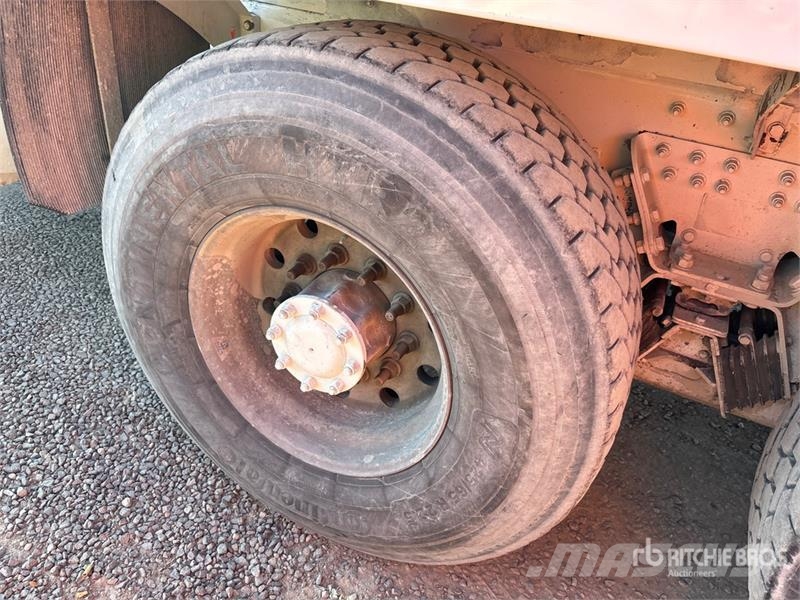 Peterbilt 365 8x4 Mixer Truck Camiones hormigonera