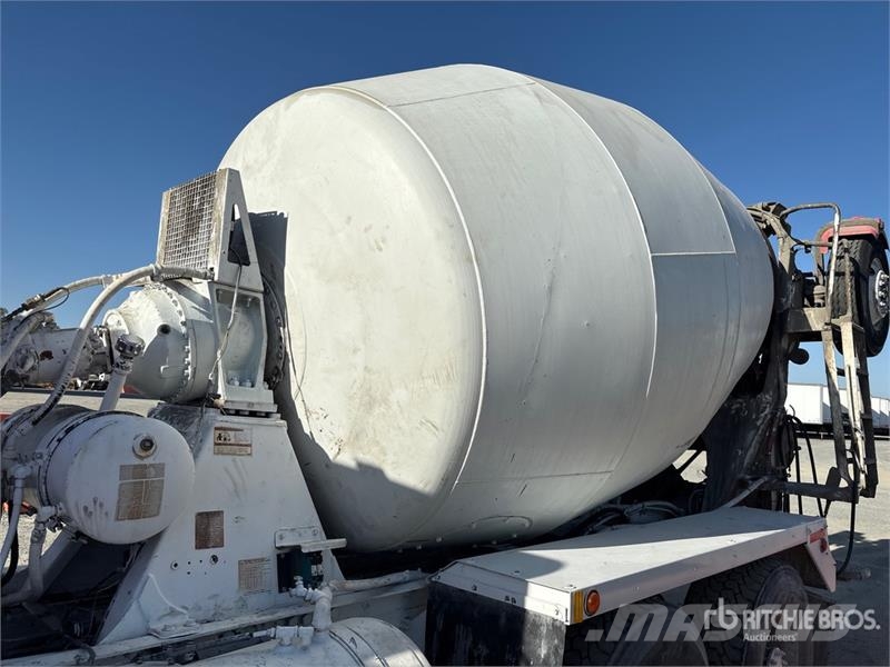 Peterbilt 365 8x4 Mixer Truck Camiones hormigonera