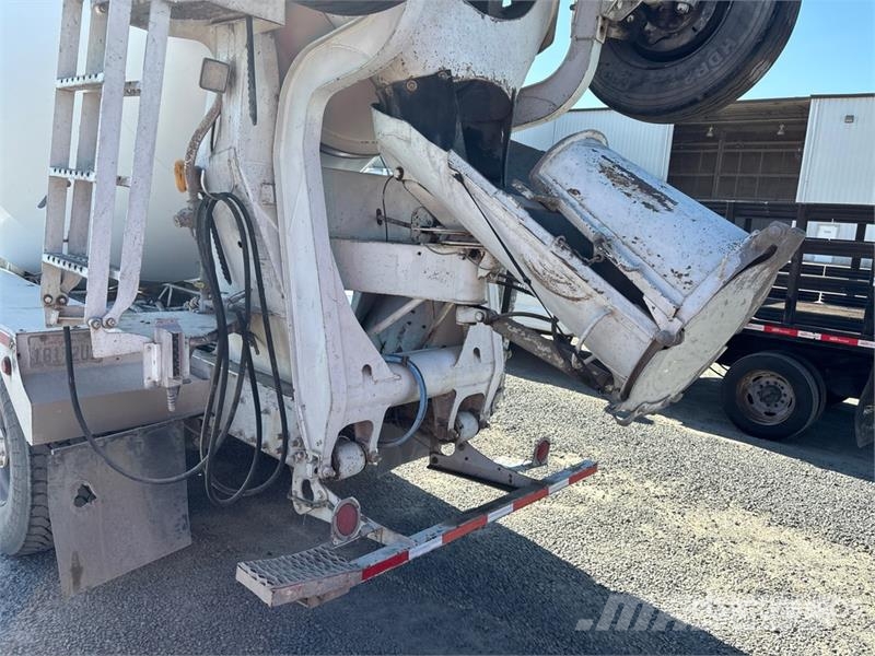 Peterbilt 365 8x4 Mixer Truck Camiones hormigonera