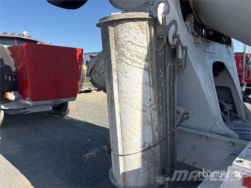 Peterbilt 365 8x4 Mixer Truck Betonmischer