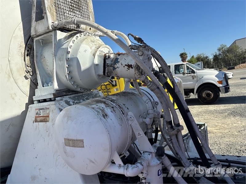 Peterbilt 365 8x4 Mixer Truck Camiones hormigonera