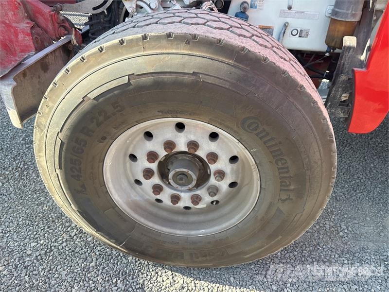 Peterbilt 365 8x4 Mixer Truck Betonmischer