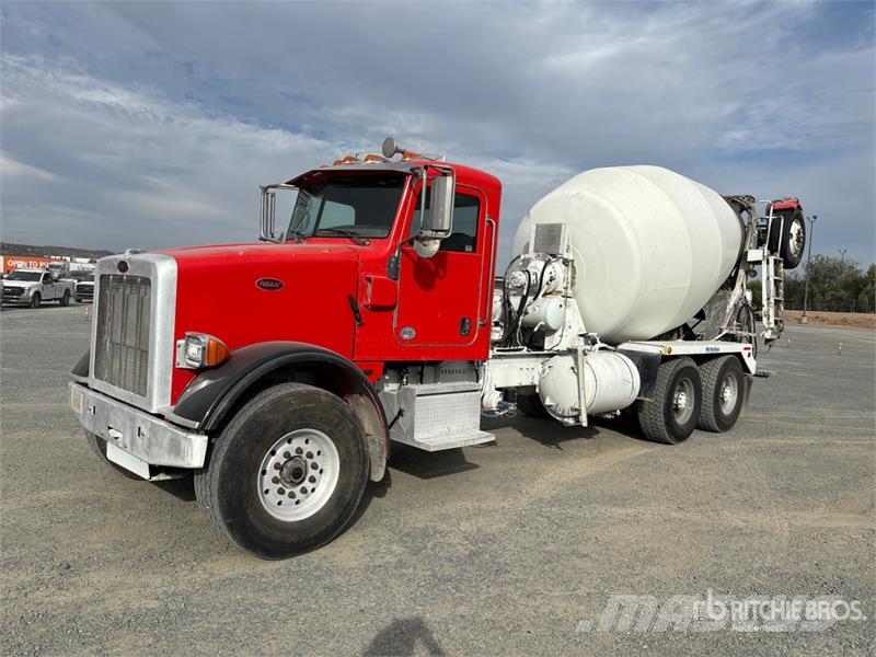 Peterbilt 365 8x4 Mixer Truck Betonmixers en pompen