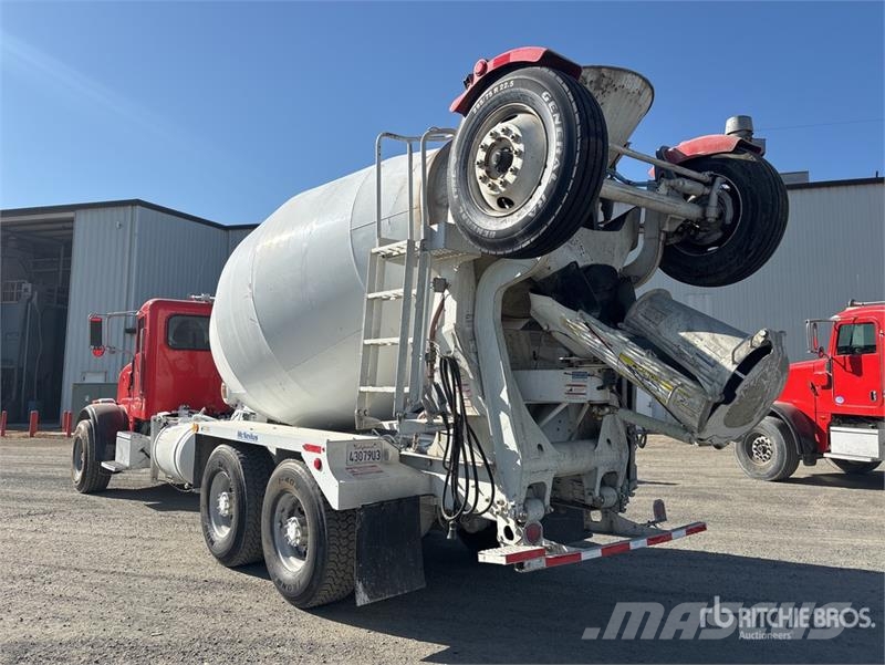 Peterbilt 365 8x4 Mixer Truck Betonmischer