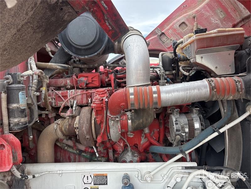 Peterbilt 365 8x4 Mixer Truck Betonmixers en pompen