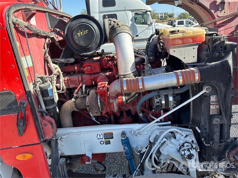 Peterbilt 365 8x4 Mixer Truck Betonmixers en pompen