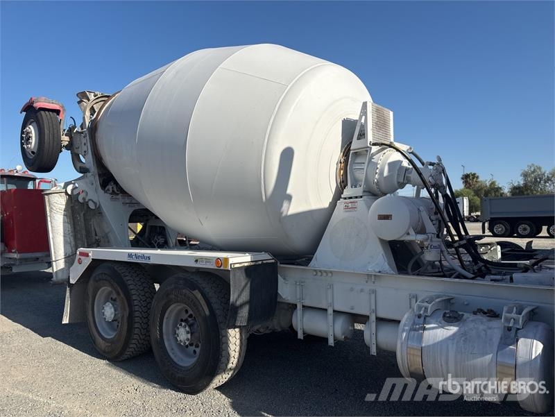 Peterbilt 365 8x4 Mixer Truck Betonmischer