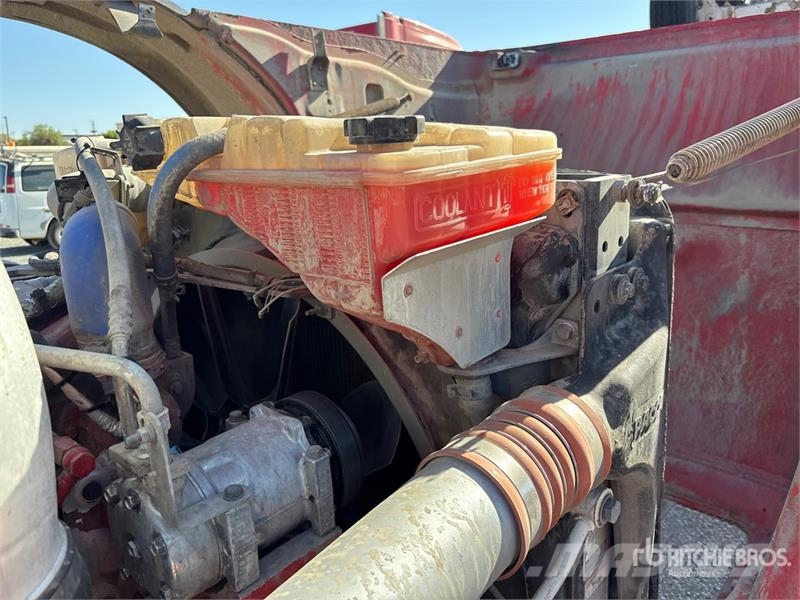 Peterbilt 365 8x4 Mixer Truck Camiones hormigonera