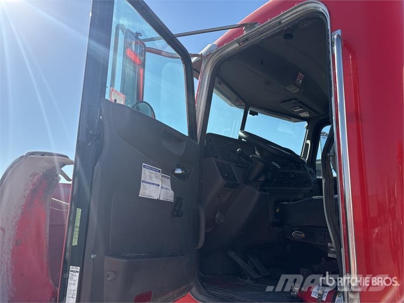 Peterbilt 365 8x4 Mixer Truck Camiones hormigonera