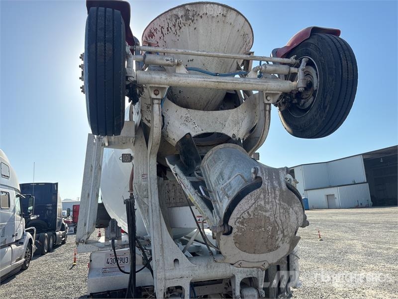 Peterbilt 365 8x4 Mixer Truck Betonmischer
