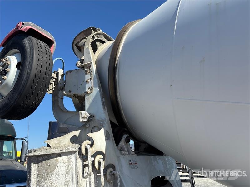 Peterbilt 365 8x4 Mixer Truck Camiones hormigonera
