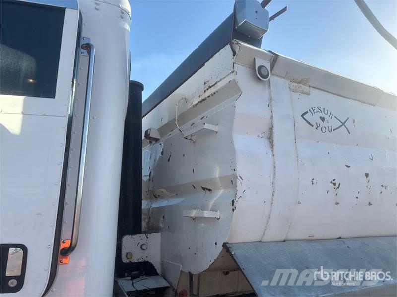 Peterbilt 365 Five Axle Dump Truck Kipper