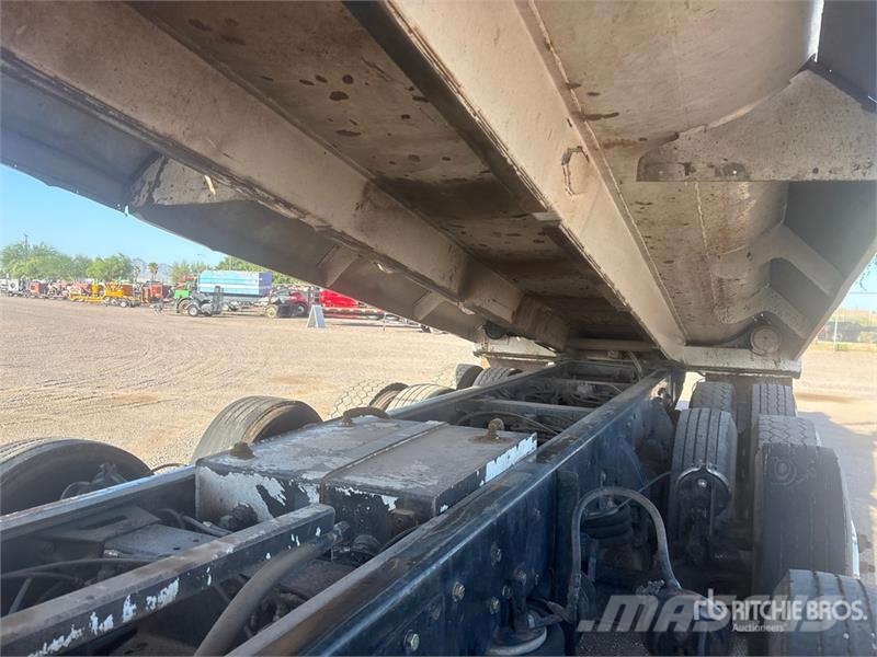 Peterbilt 365 Five Axle Dump Truck Kipper