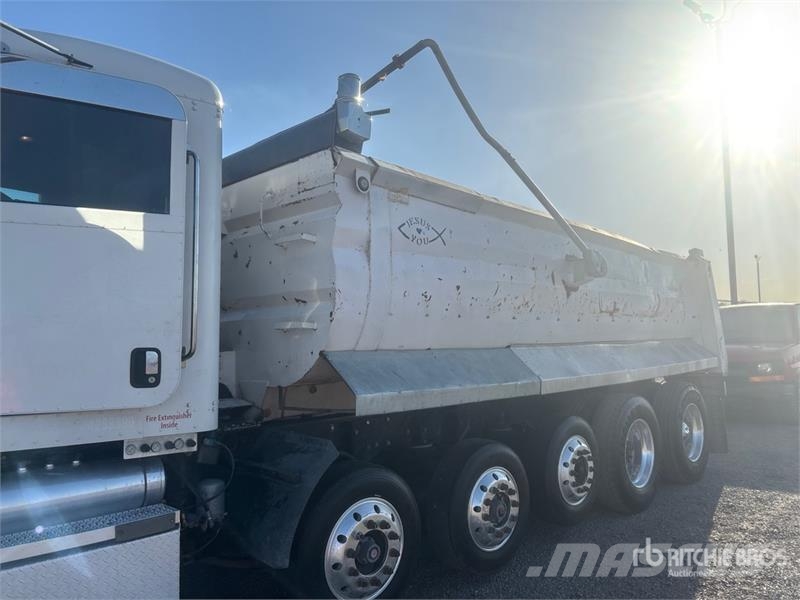 Peterbilt 365 Five Axle Dump Truck Kipper