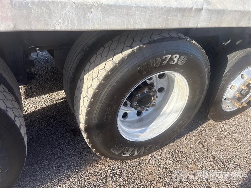 Peterbilt 365 Five Axle Dump Truck Kipper