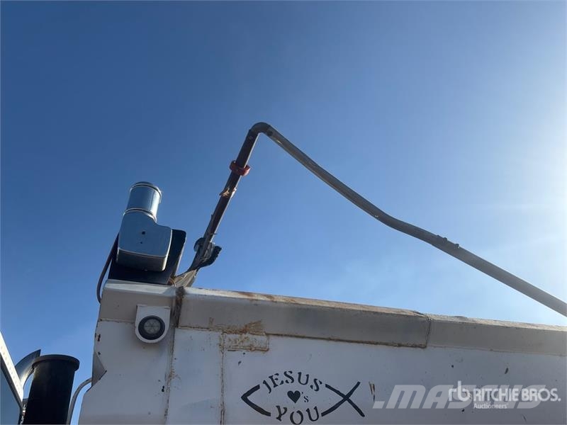 Peterbilt 365 Five Axle Dump Truck Kipper