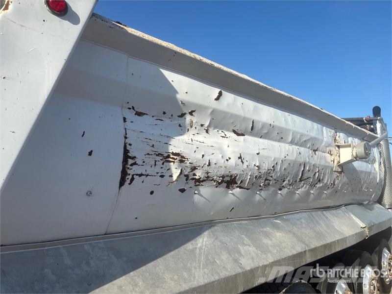 Peterbilt 365 Five Axle Dump Truck Kipper